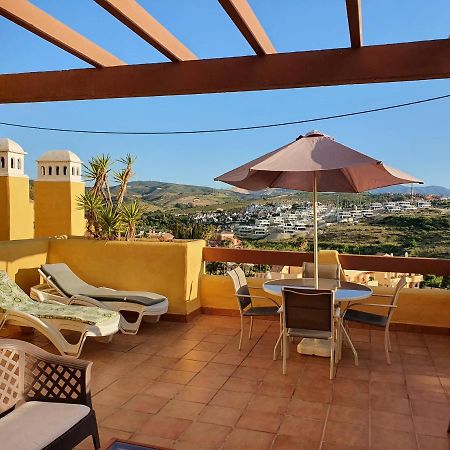 Seaview A Spectacular 3 Bed 3 Bathroom Penthouse Manilva Bagian luar foto